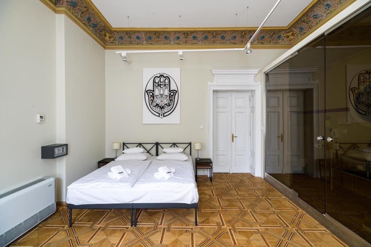 Home Aparthotel 4*
